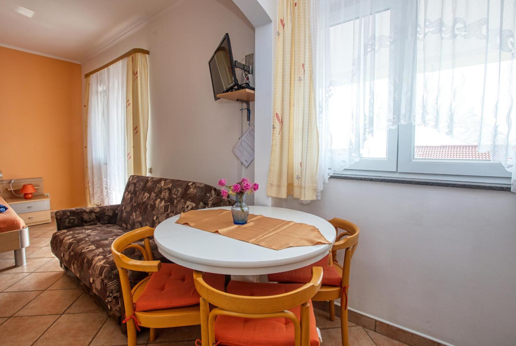 Apartments With A Parking Space Vodice - 6178 部屋 写真